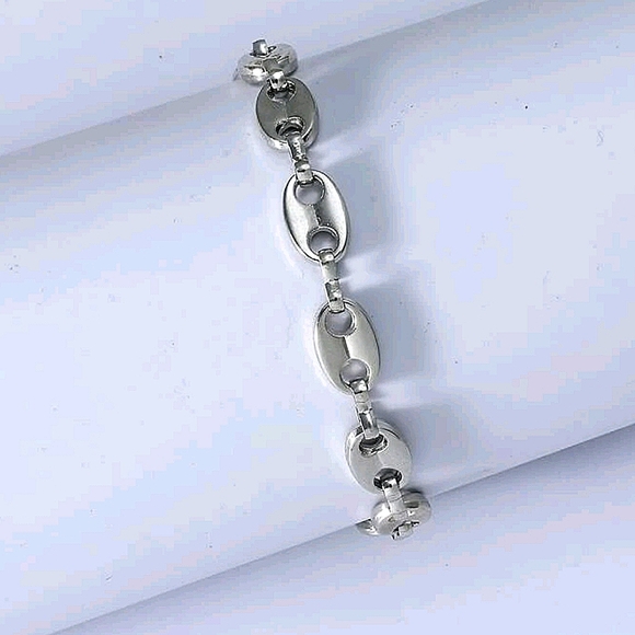 Stainless Steel Pig Nose Bracelet - Picture 2 of 4